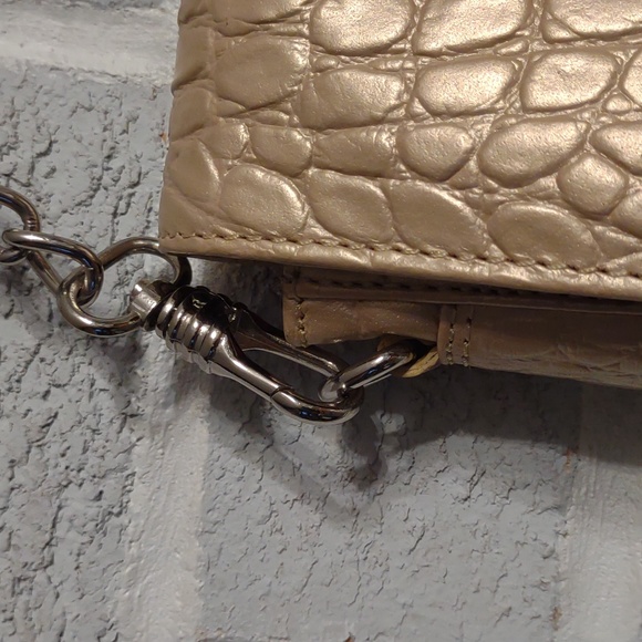 Michael Rome Designs Champagne Croc Embossed Genuine Cow Hide Leather Purse - Picture 4 of 16